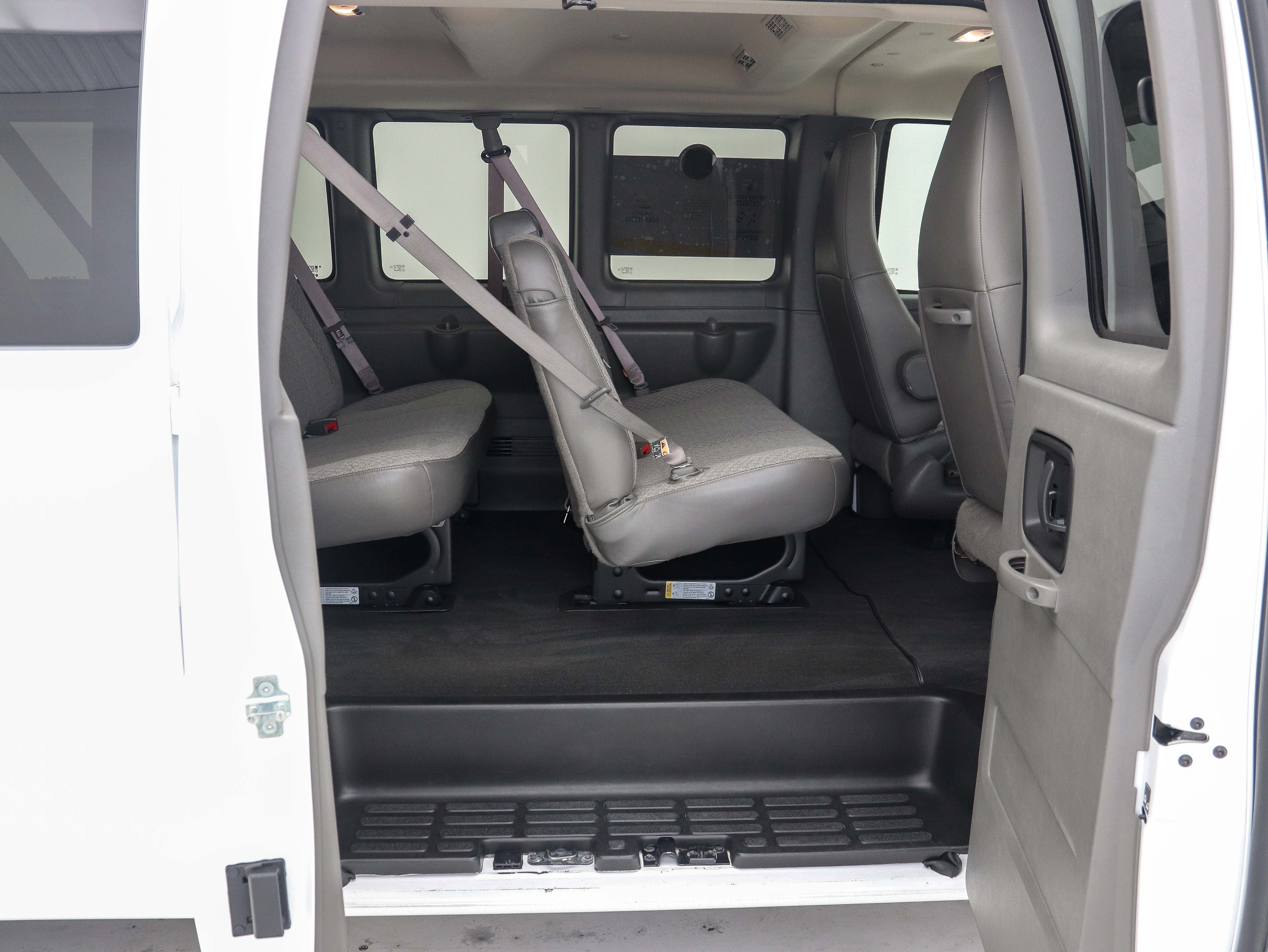 Used 2025 Chevrolet Express 3500 LS RWD image 13