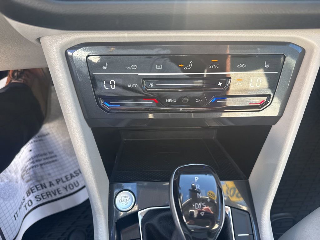 Used 2022 Volkswagen Tiguan SE image 16