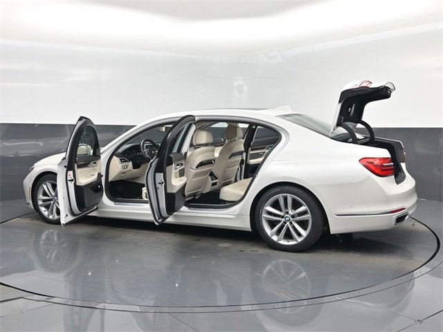 Used 2017 BMW 750i image 62