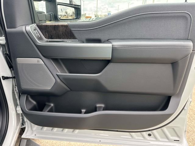 New 2026 Ford F250 Lariat w/ Black Appearance Package image 16