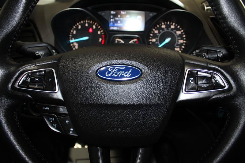 Used 2017 Ford Escape Titanium AWD/4WD image 18