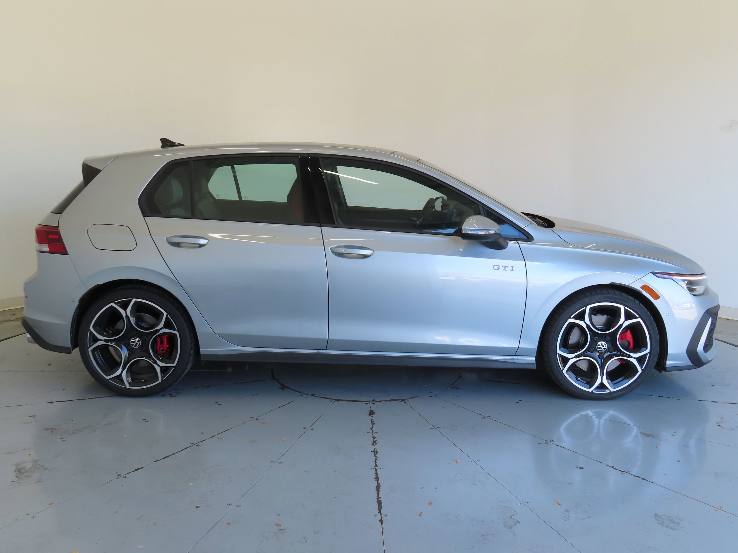 New 2026 Volkswagen GTI Autobahn image 2