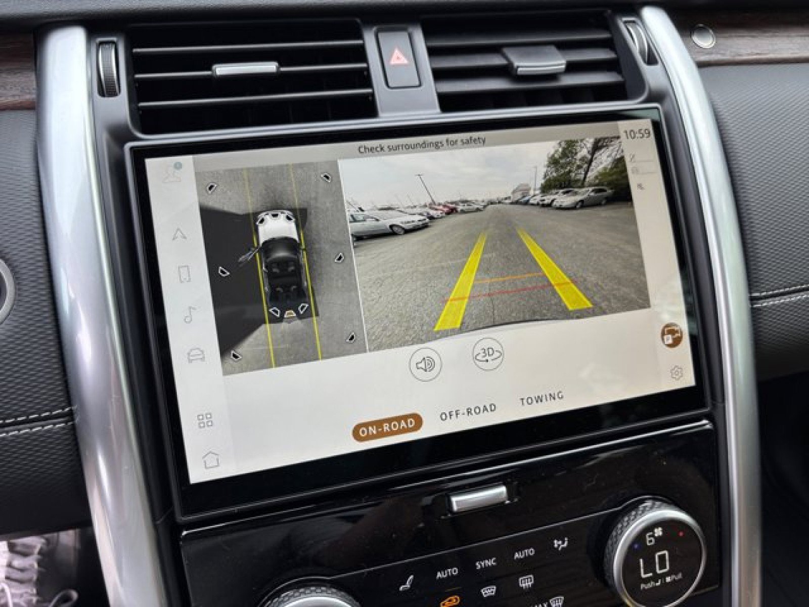 New 2025 Land Rover Discovery Dynamic SE image 17