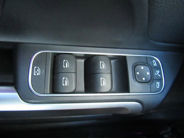 Used 2022 Mercedes-Benz EQB 300 4MATIC w/ Exclusive Package image 32