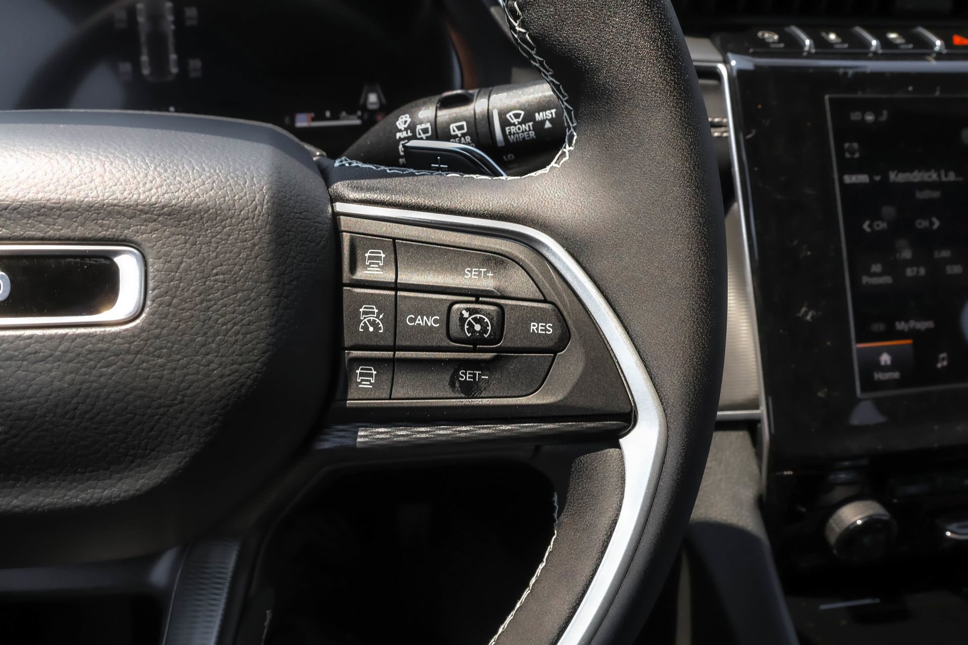 New 2025 Jeep Grand Cherokee Altitude image 27