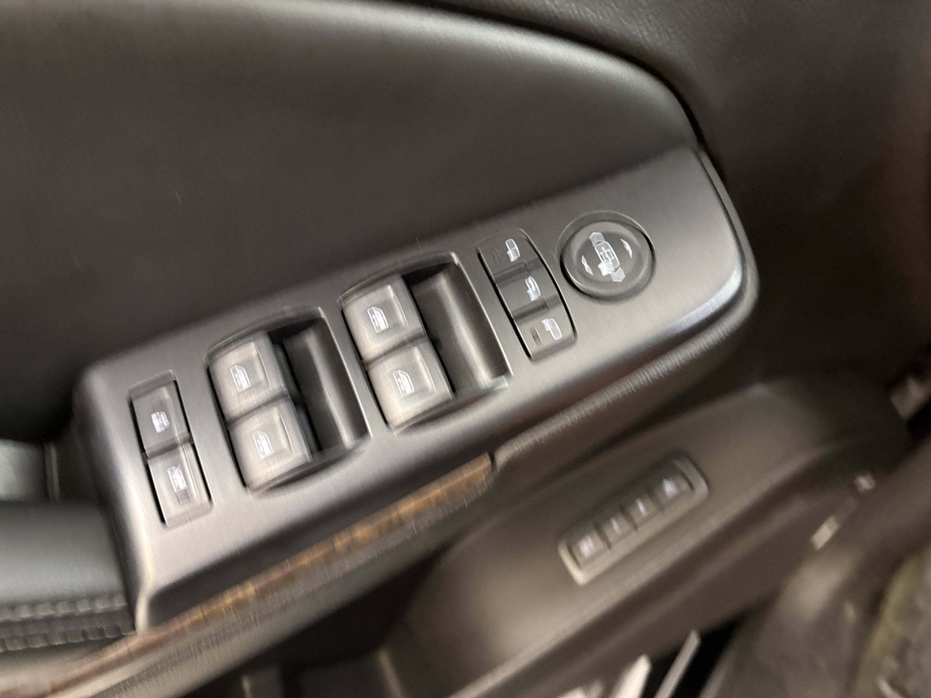 Used 2015 Chevrolet Suburban LT AWD/4WD image 20