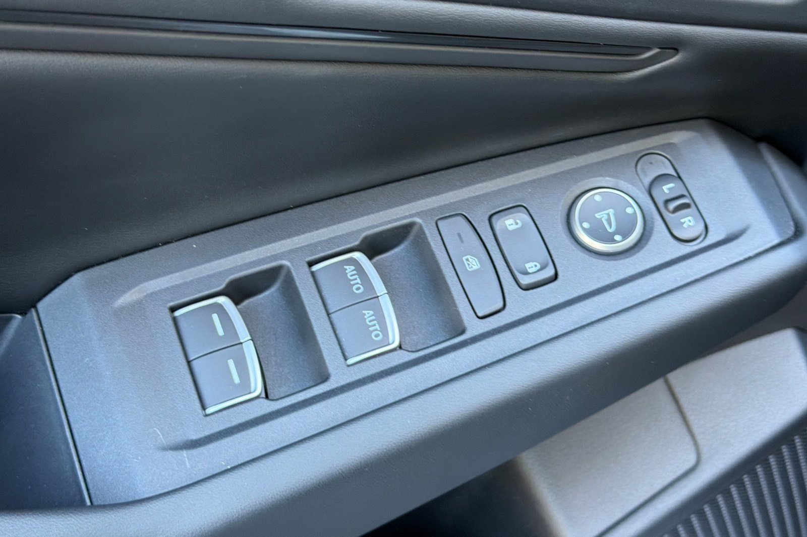 Used 2024 Honda Accord EX-L image 13