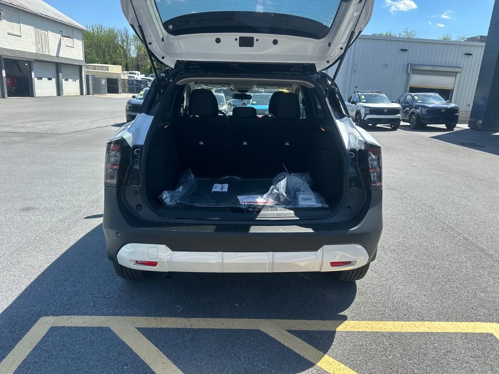 New 2026 Nissan Kicks SV AWD/4WD image 11