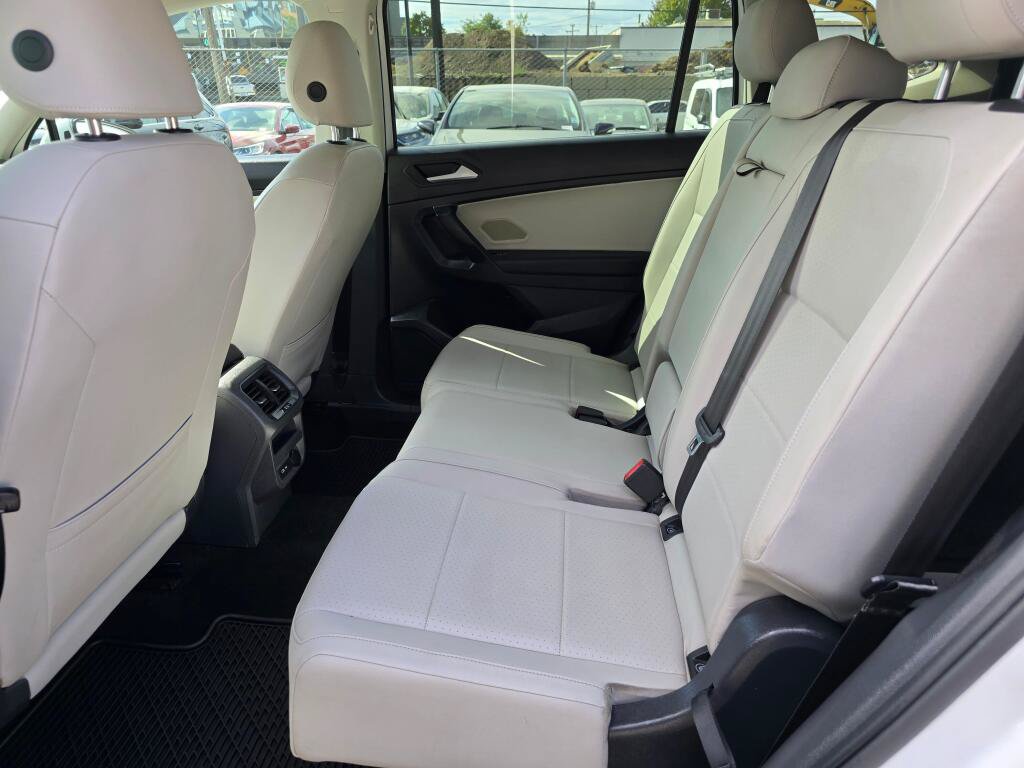 Used 2021 Volkswagen Tiguan SE FWD image 17