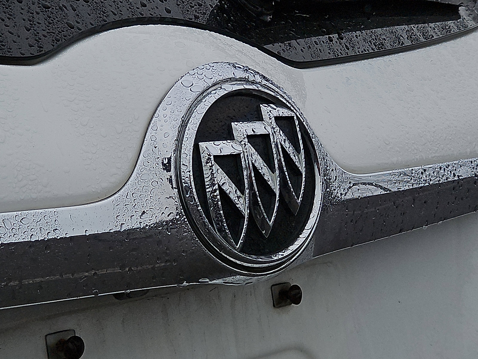 Used 2018 Buick Envision Essence image 29