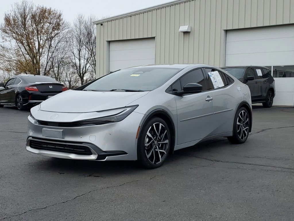 Used 2024 Toyota Prius Prime XSE image 3