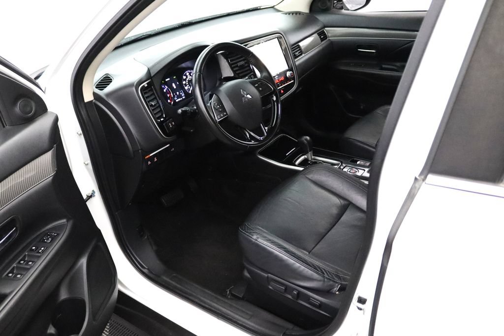 Used 2020 Mitsubishi Outlander SE AWD/4WD image 19