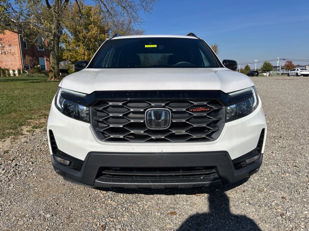 Used 2023 Honda Passport TrailSport image 2
