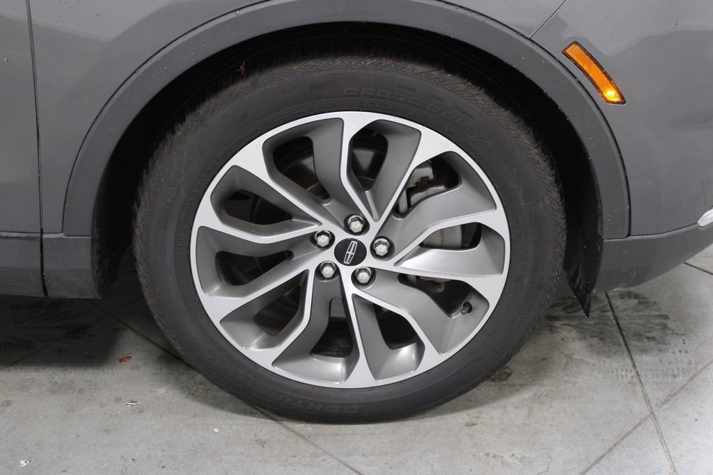 Used 2022 Lincoln Nautilus Reserve image 13