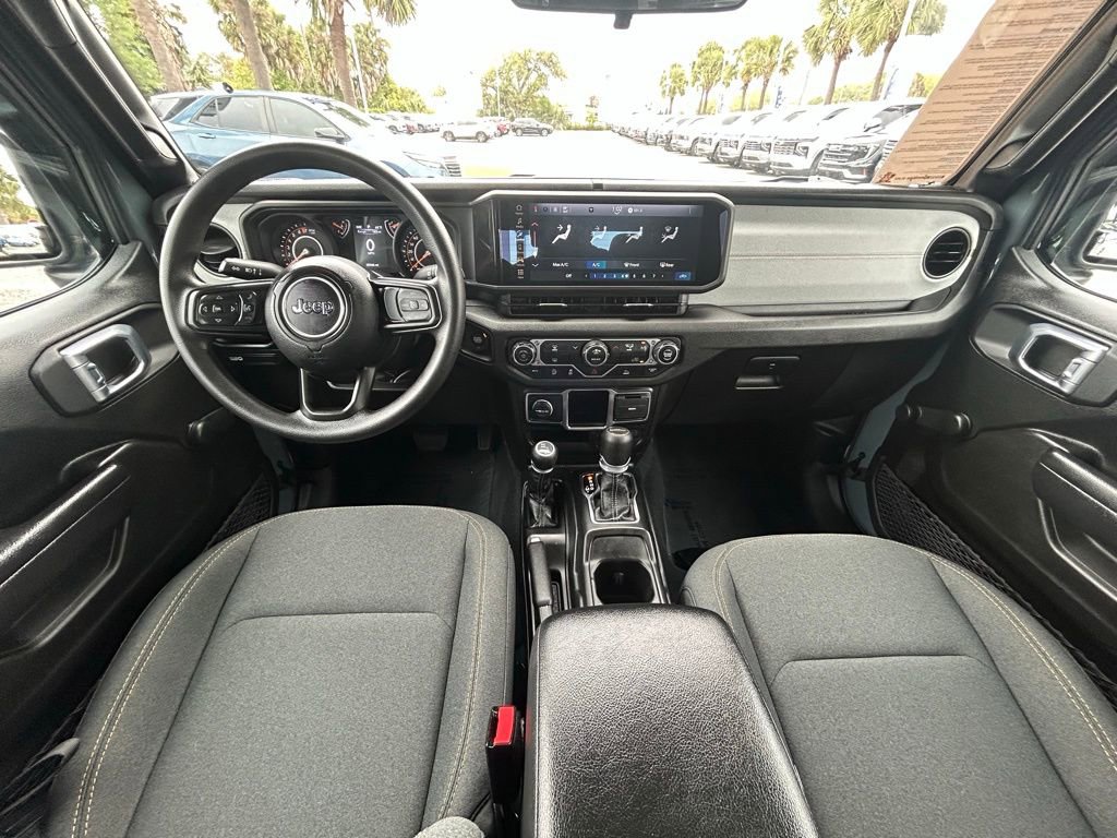 Used 2024 Jeep Gladiator Sport AWD/4WD image 21