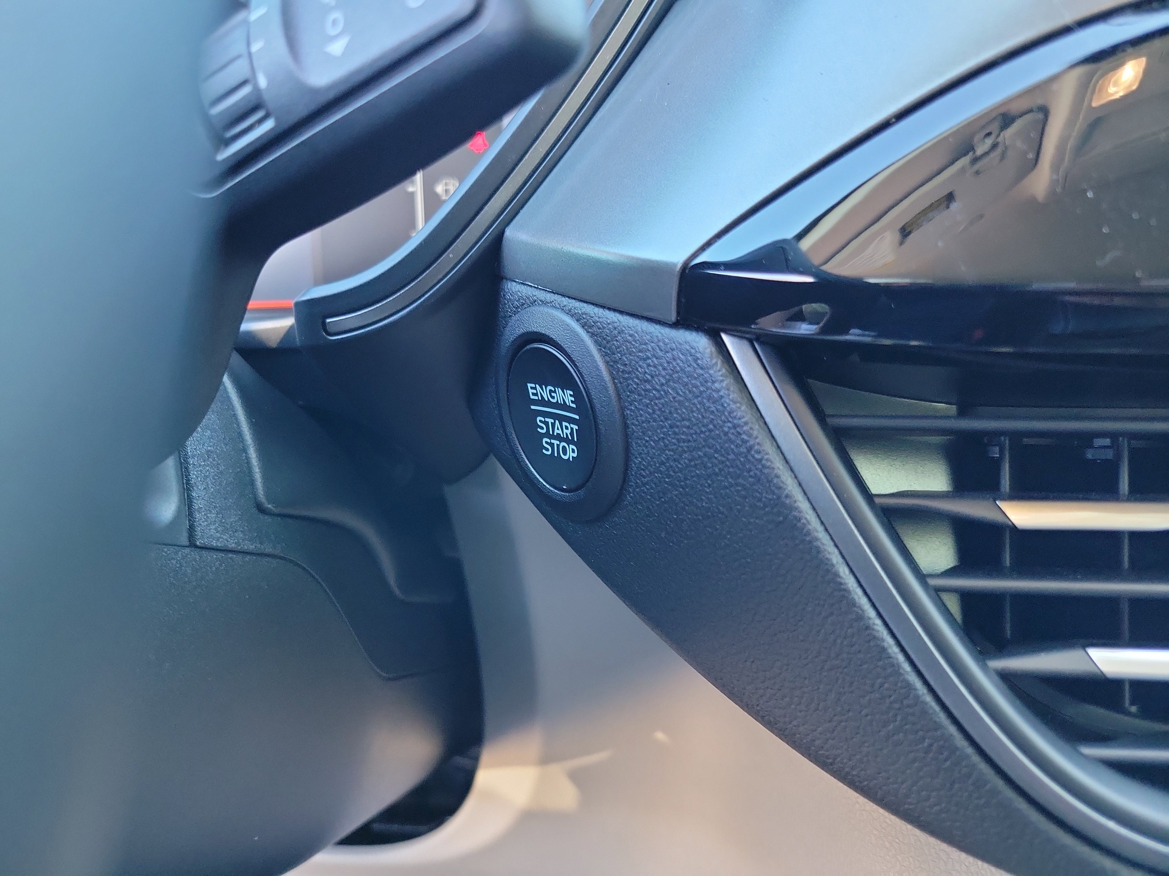New 2026 Ford Escape Active w/ Cold Weather Package FWD image 18