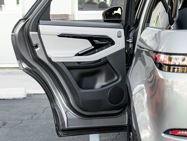 Used 2022 Land Rover Range Rover Evoque R-Dynamic SE image 20