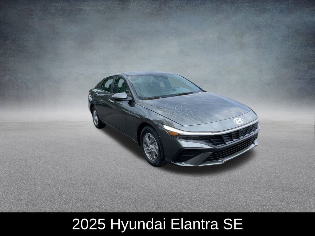 Used 2025 Hyundai Elantra SE image 3