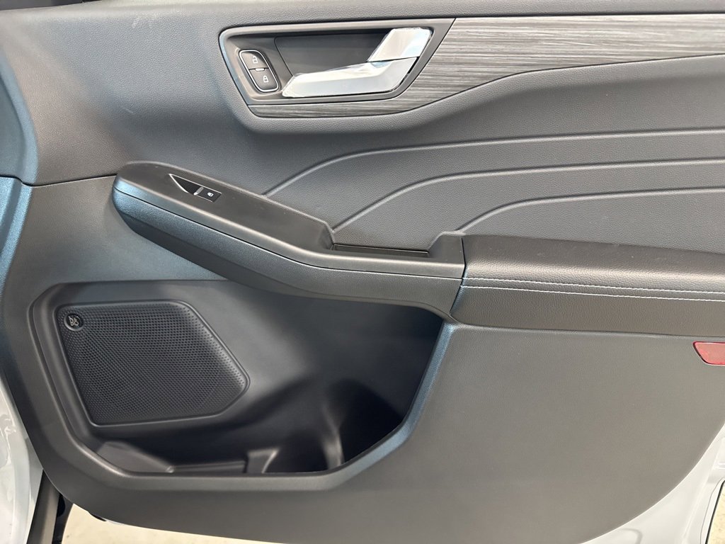 New 2025 Ford Escape SE w/ PHEV Premium Package image 34