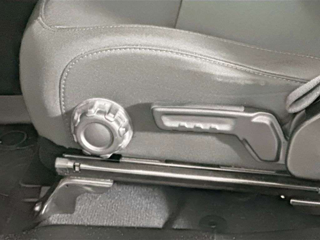 Used 2022 Jeep Wrangler Unlimited Sahara w/ Cold Weather Group image 22