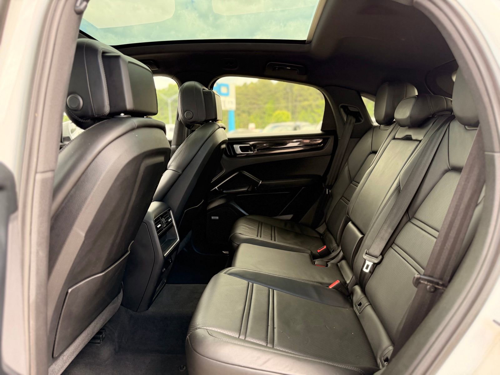 Used 2020 Porsche Cayenne S AWD/4WD image 29