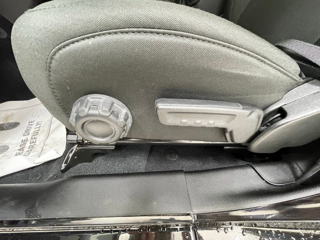 Used 2022 Jeep Wrangler Unlimited Willys image 11