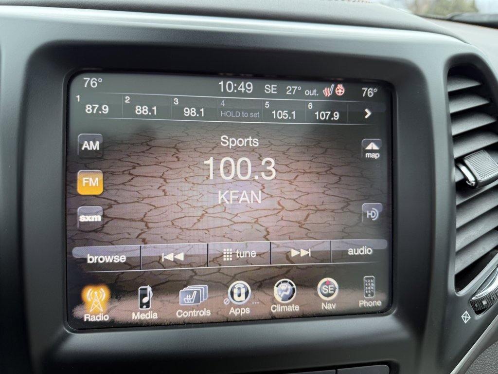 Used 2018 Jeep Cherokee Overland w/ Technology Group image 23