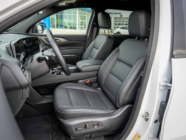 Used 2025 Chevrolet Traverse LT image 23