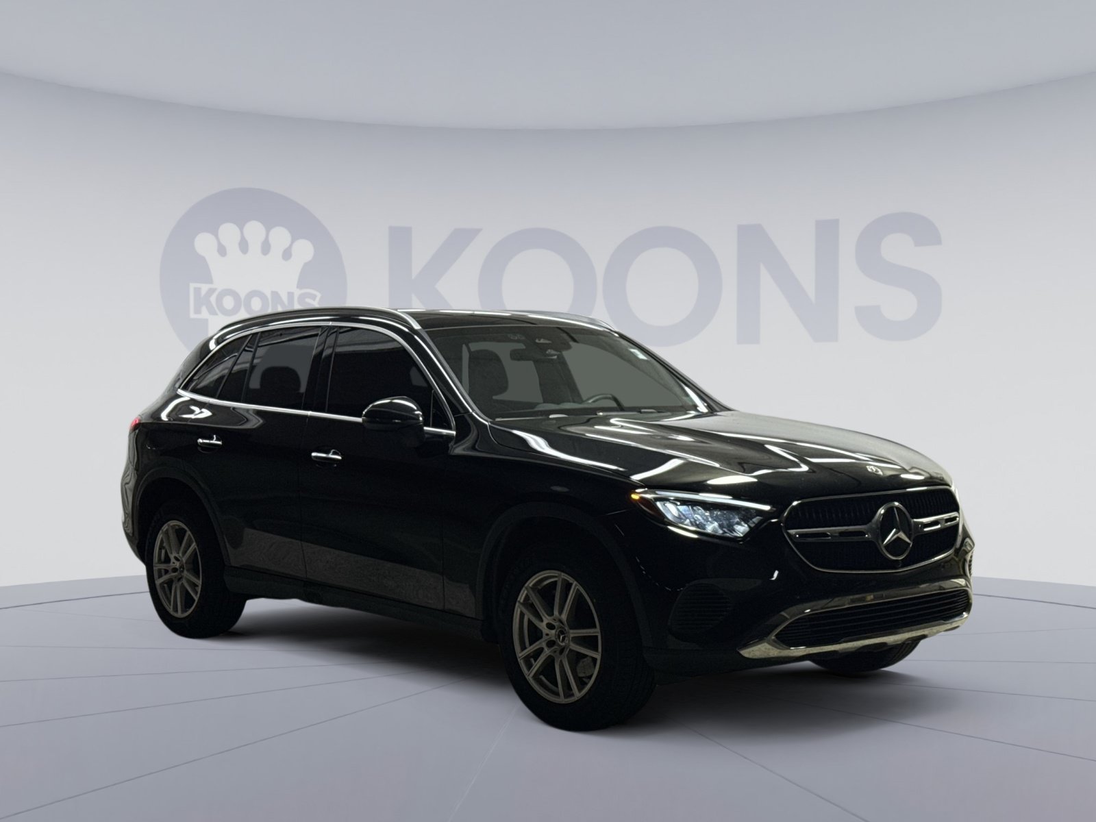 Used 2025 Mercedes-Benz GLC 300 4MATIC image 22