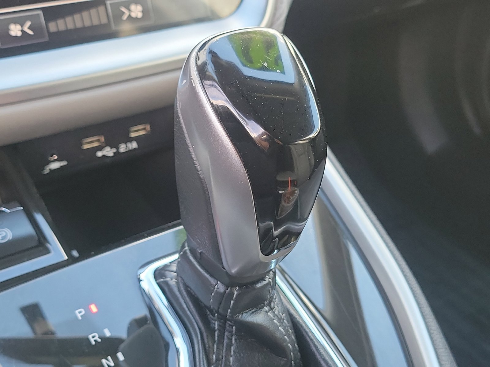 Used 2020 Subaru Outback Limited AWD/4WD image 17