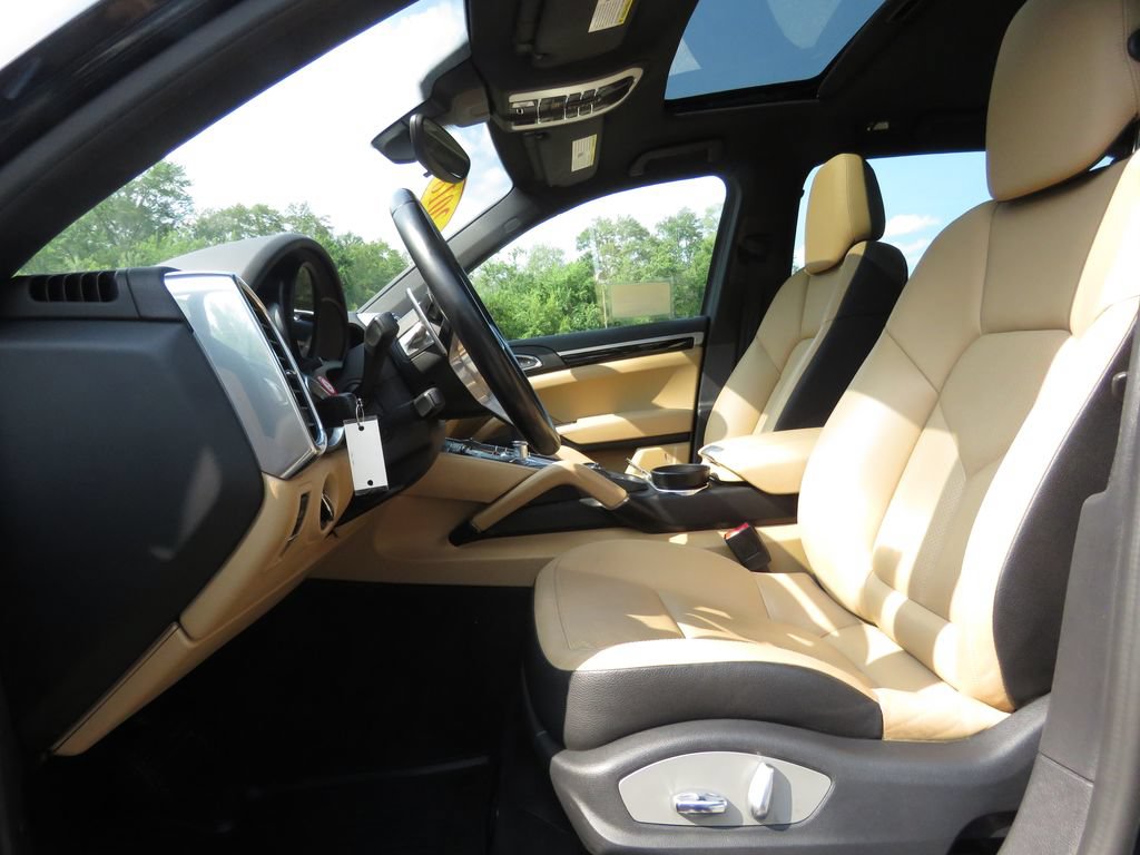 Used 2018 Porsche Cayenne AWD/4WD image 10