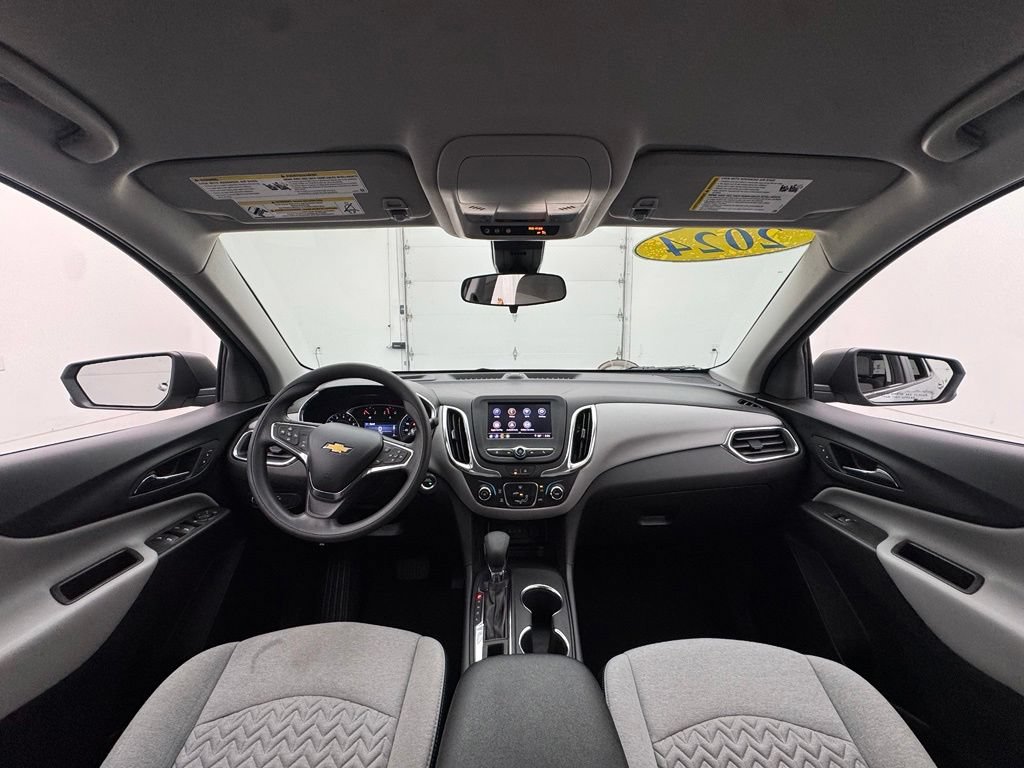 Used 2024 Chevrolet Equinox LS w/ LS Convenience Package AWD/4WD image 3