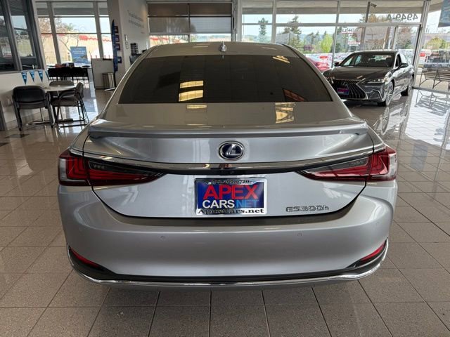 Used 2022 Lexus ES 300h w/ Premium Package image 4