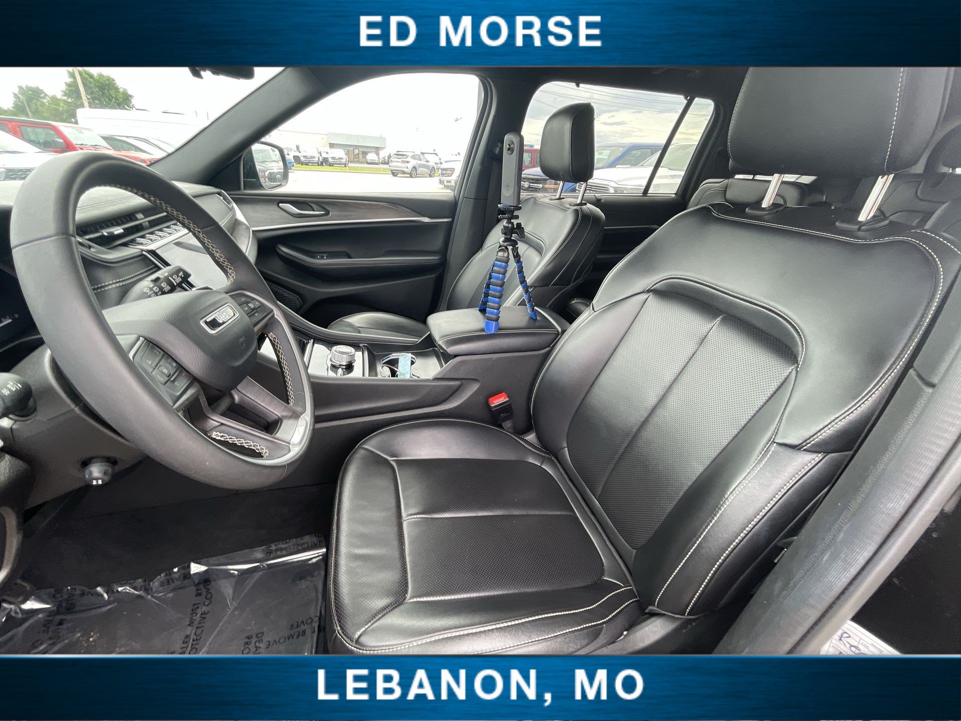 Used 2024 Jeep Grand Cherokee L Limited w/ Luxury Tech Group II AWD/4WD image 19