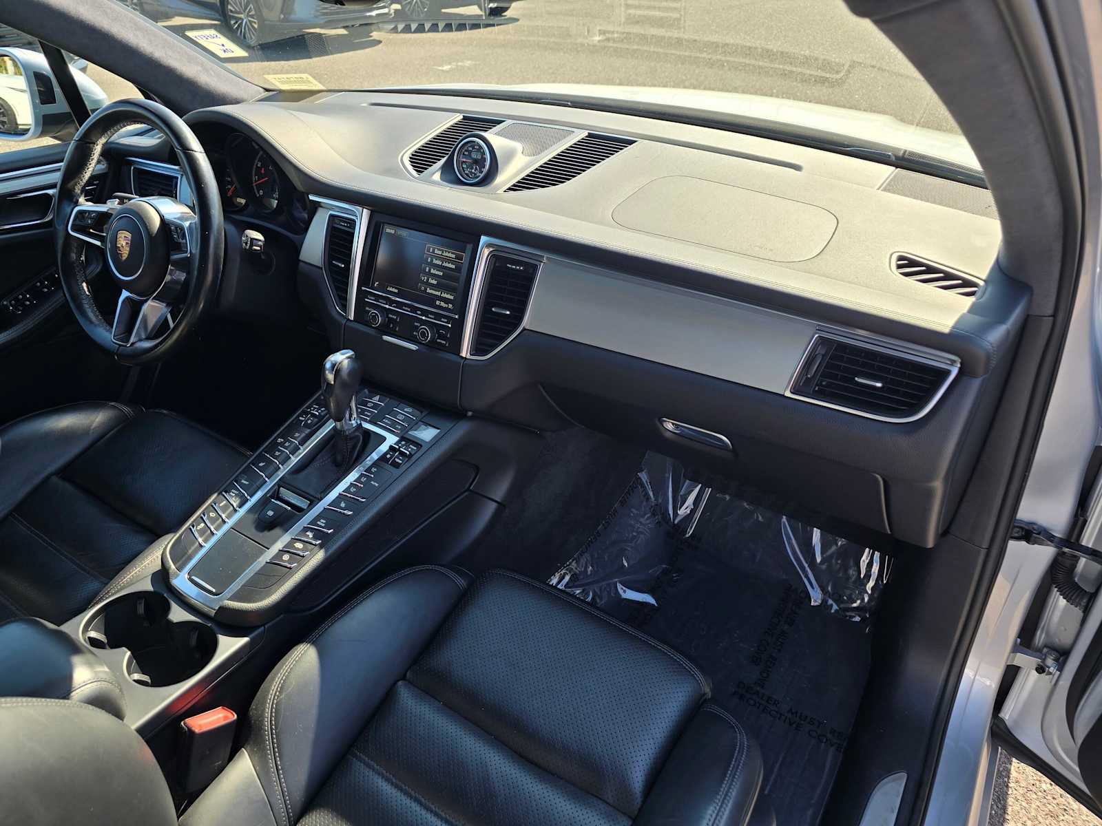 Used 2015 Porsche Macan Turbo AWD/4WD image 10