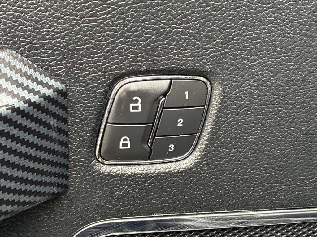 Used 2020 Ford F150 Lariat w/ Equipment Group 502A Luxury AWD/4WD image 20