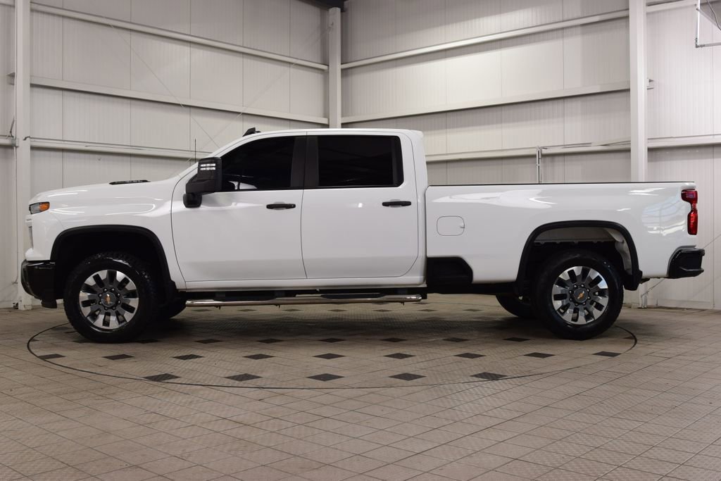 Used 2024 Chevrolet Silverado 2500 Custom w/ Custom Value Package image 4