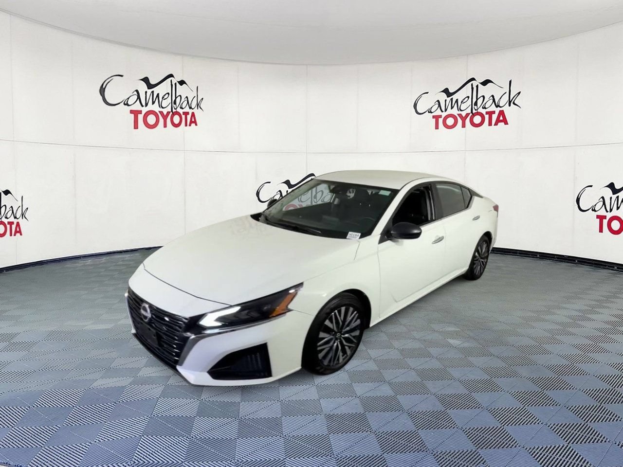 Used 2025 Nissan Altima 2.5 SV FWD image 7