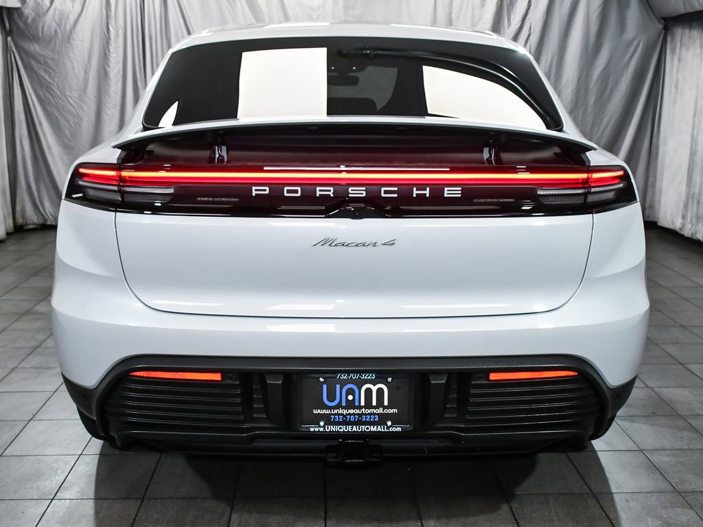 Used 2025 Porsche Macan 4 Electric AWD/4WD image 5
