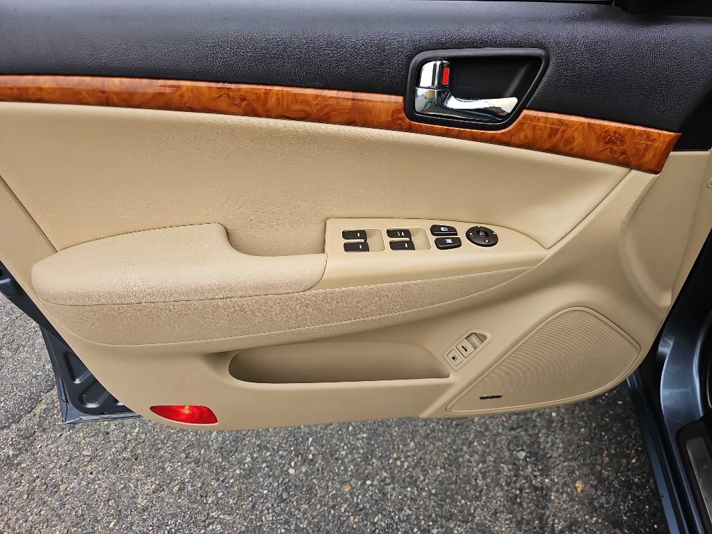 Used 2010 Hyundai Sonata Limited w/ Navigation Pkg 6 FWD image 13