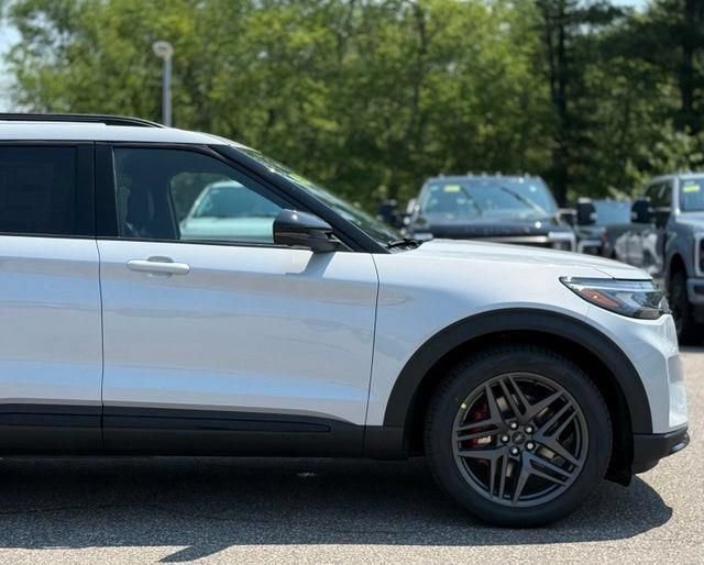 New 2026 Ford Explorer ST w/ Sun And Sound Package AWD/4WD image 2