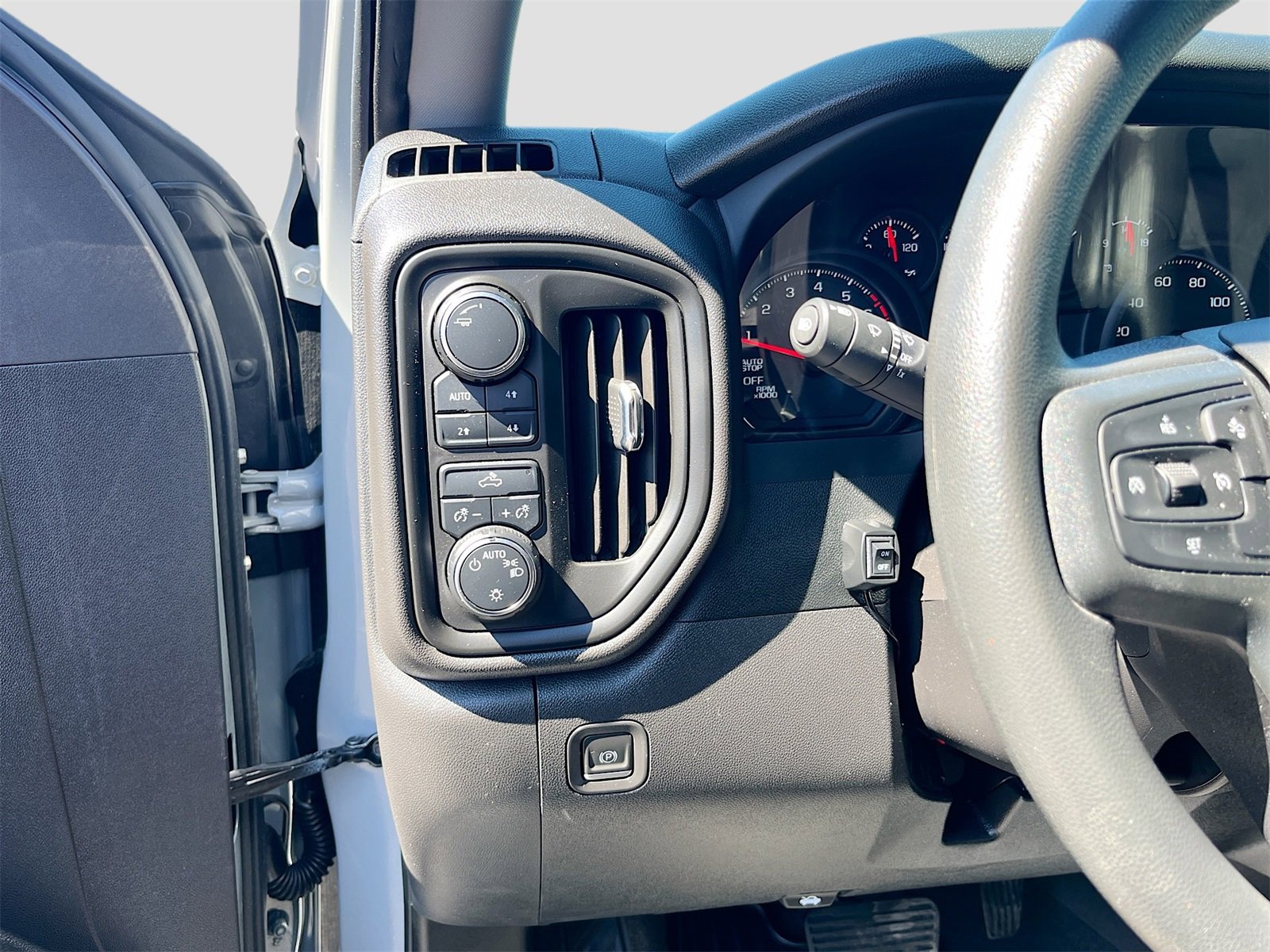 Used 2024 Chevrolet Silverado 1500 Custom Trail Boss image 18