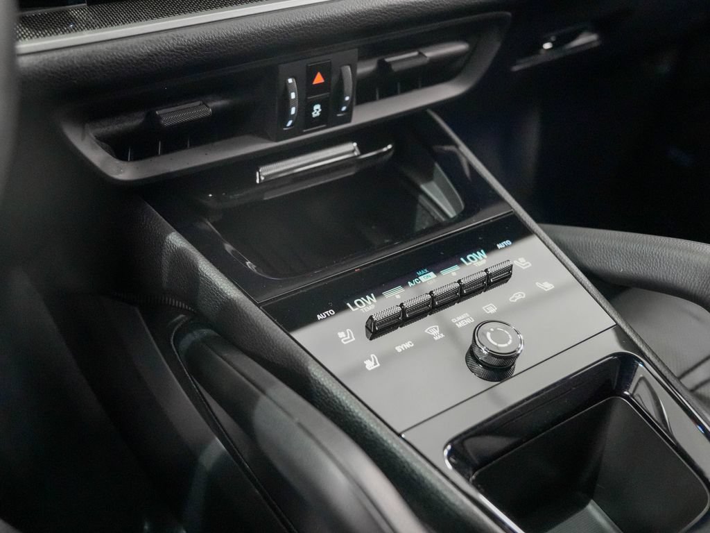 Certified 2024 Porsche Cayenne Coupe AWD/4WD image 28