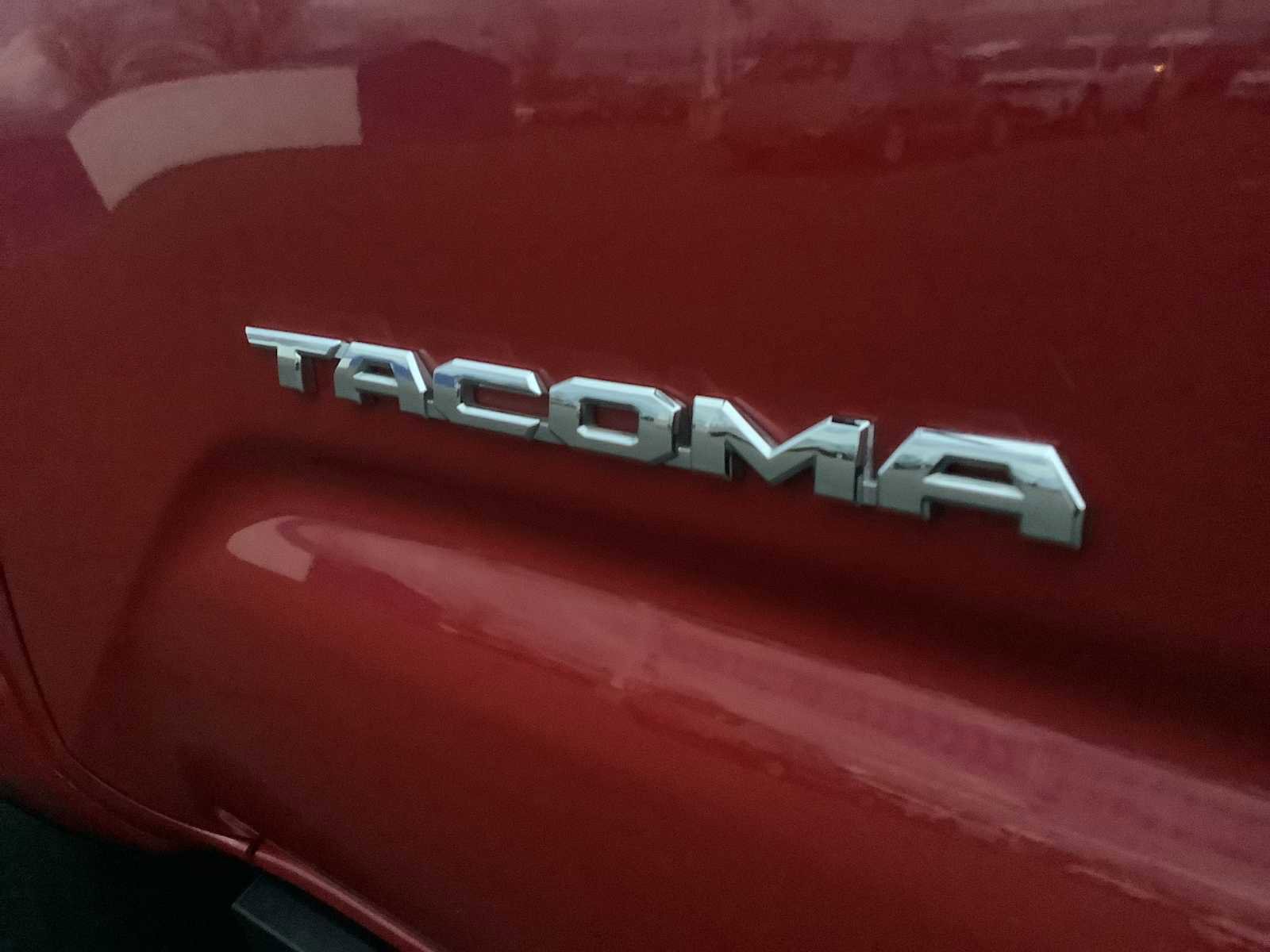 Used 2018 Toyota Tacoma TRD Sport image 7