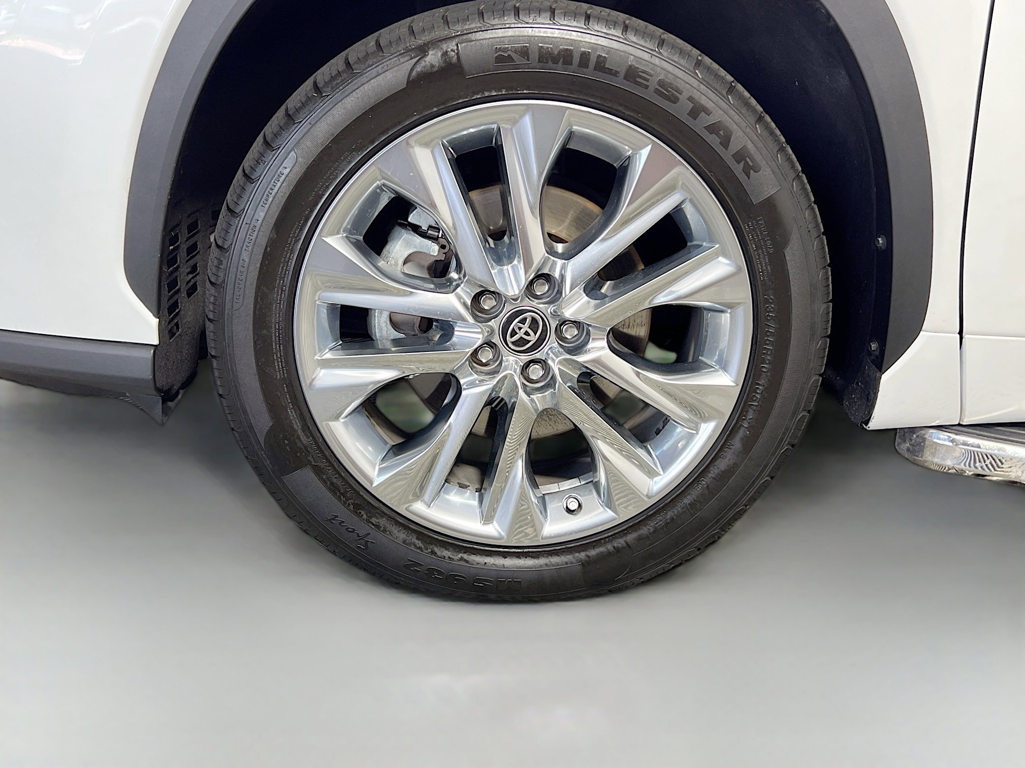 Used 2023 Toyota Highlander Limited FWD image 14