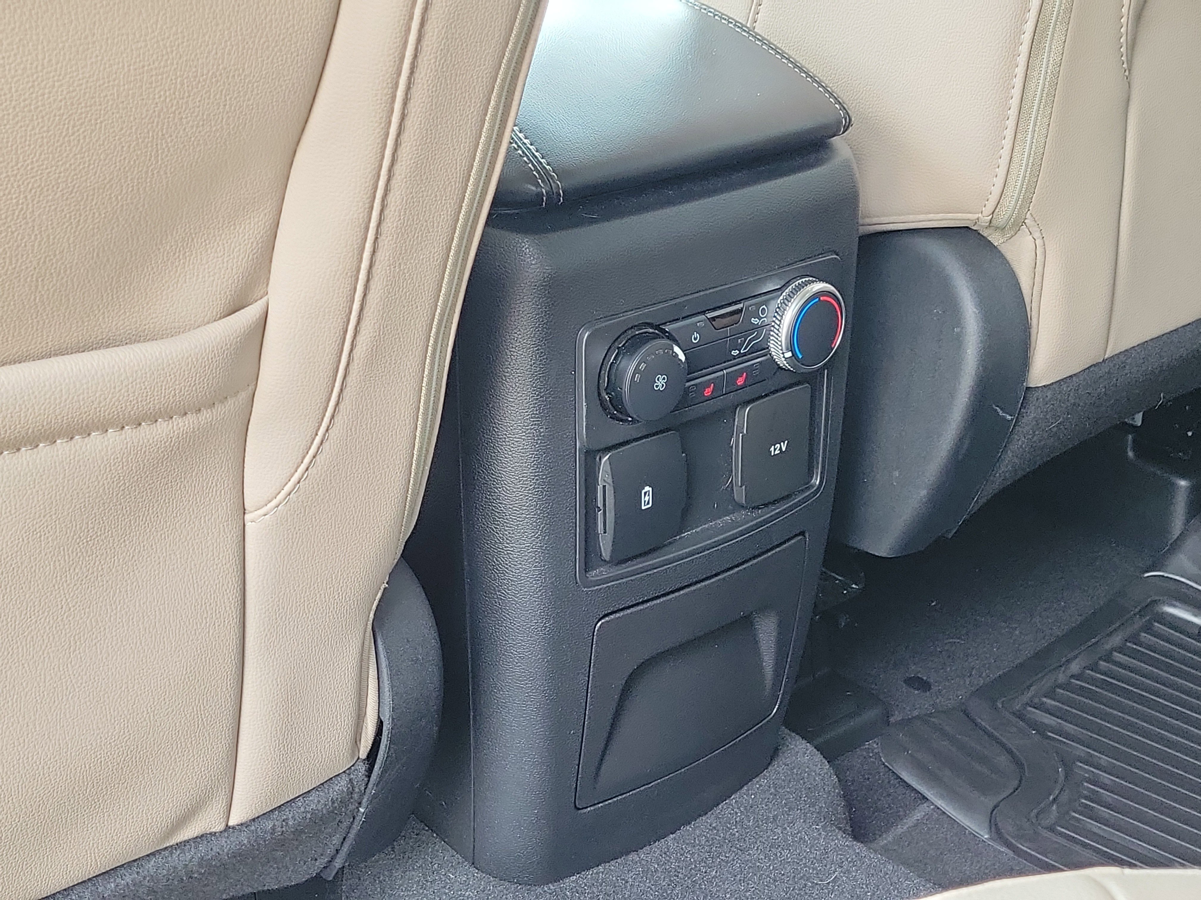 Used 2022 Ford Explorer Limited image 15