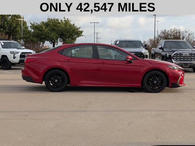 Used 2025 Toyota Camry SE FWD image 4