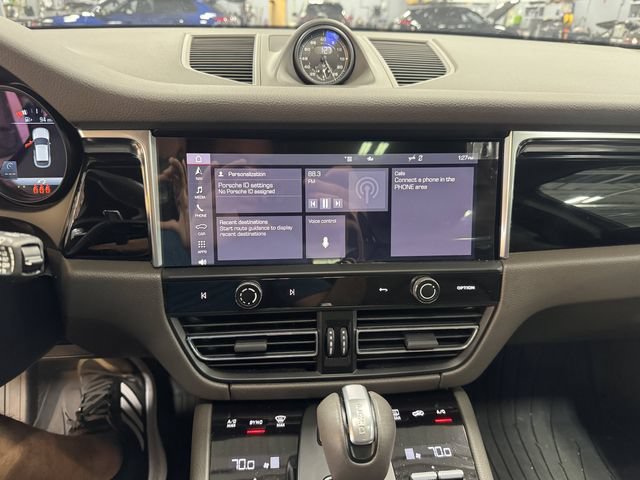 Used 2023 Porsche Macan S AWD/4WD image 19