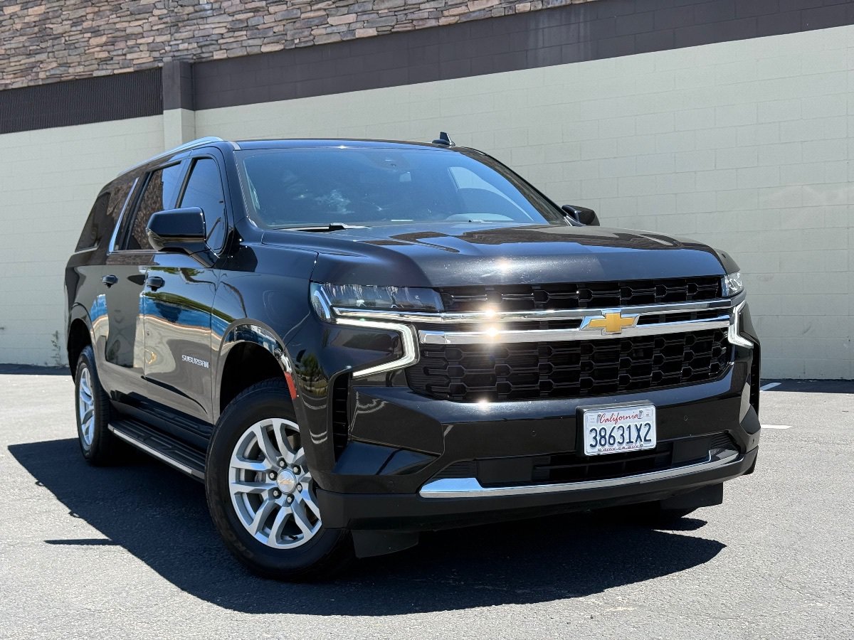 Used 2024 Chevrolet Suburban LS RWD image 2