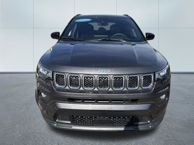 Used 2023 Jeep Compass Latitude image 10
